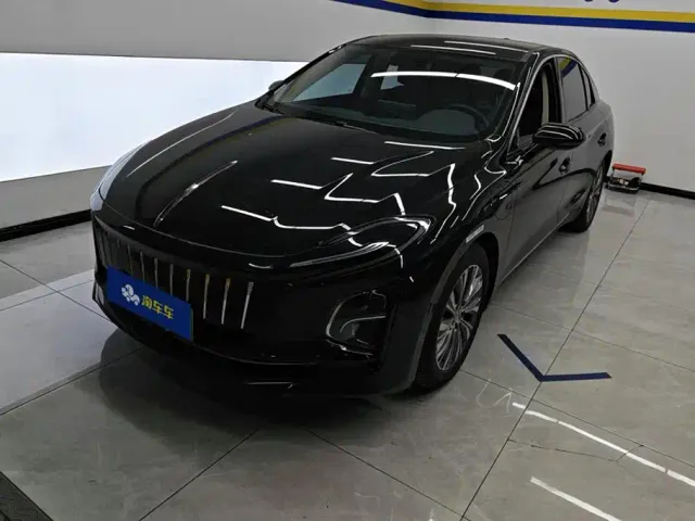 Фотография автомобиля — Hongqi E-QM5
