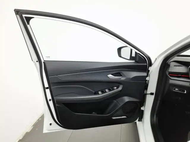 Geely Binrui — Фото автомобиля 8