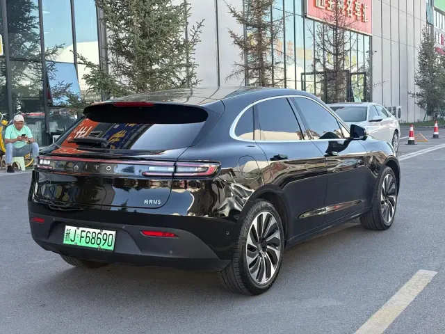 Aito M5 — Фото автомобиля 9
