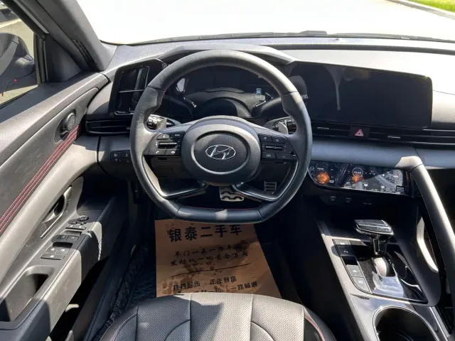 Hyundai Elantra — Фото автомобиля 5