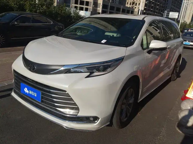 Фотография автомобиля — Toyota Sienna