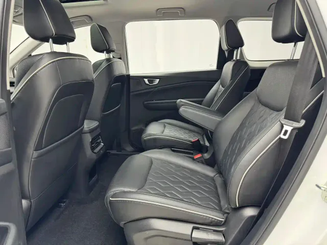 Wuling Jiachen — Фото автомобиля 11