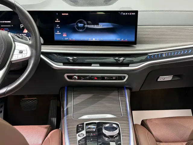BMW X7 — Фото автомобиля 26