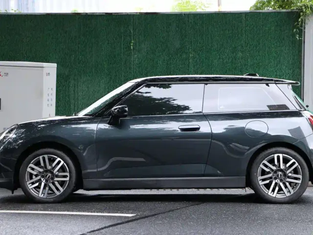 MINI Cooper — Фото автомобиля 10