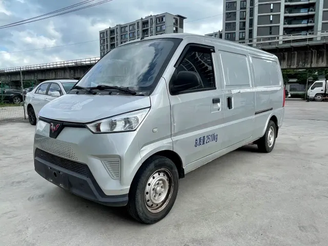 Wuling EV50 — Фото автомобиля 2