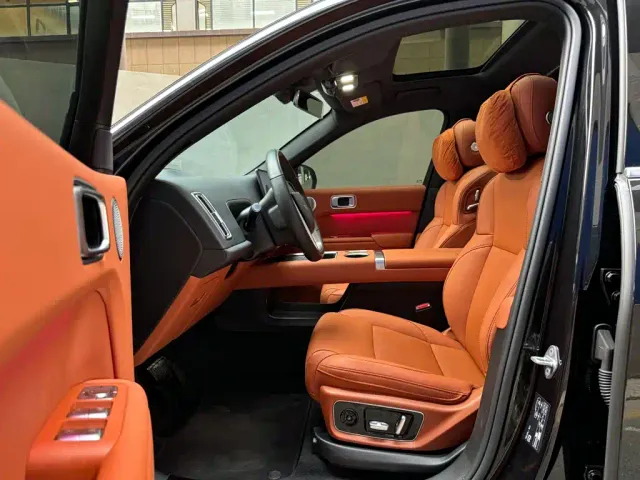 Li Auto L7 — Фото автомобиля 9