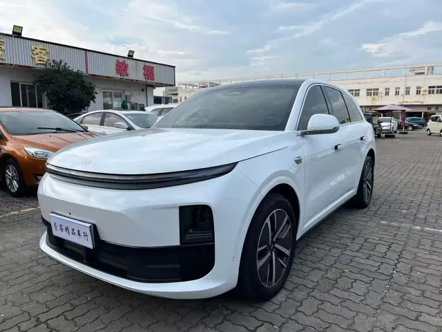 Li Auto L6 — Фото автомобиля 3