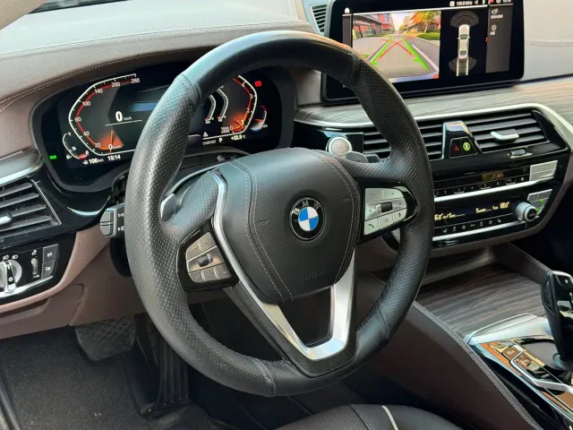BMW 5 Series — Фото автомобиля 12