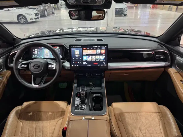 GAC Trumpchi GS8 — Фото автомобиля 11