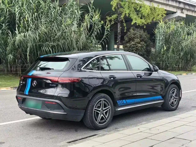 Mercedes-Benz EQC — Фото автомобиля 6