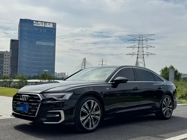 Фотография автомобиля — Audi A6L