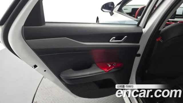 Kia K5 Новый K5 3 поколение 2.0 LPi(Для проката) — Фото автомобиля 25