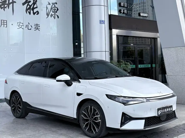 Xpeng P5 — Фото автомобиля 3