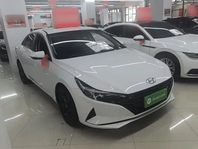 Hyundai Elantra — Фото автомобиля 11