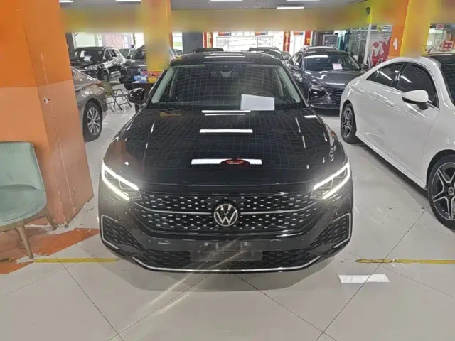 Volkswagen Passat — Фото автомобиля 2