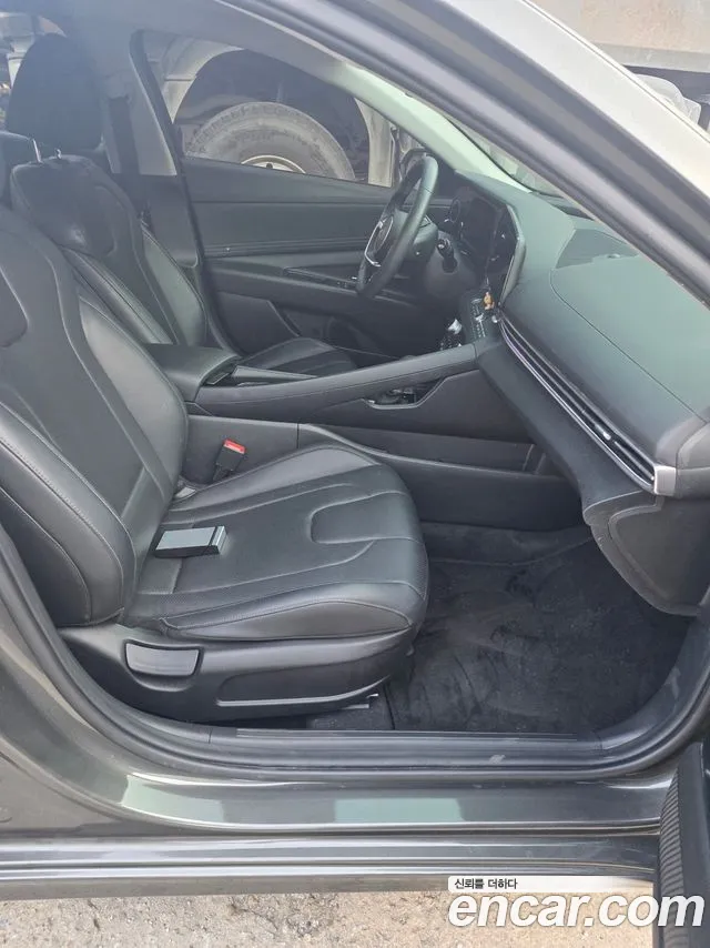 Hyundai Avante CN7 — Фото автомобиля 10