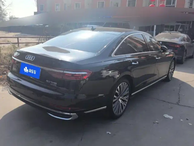 Audi A8 — Фото автомобиля 3