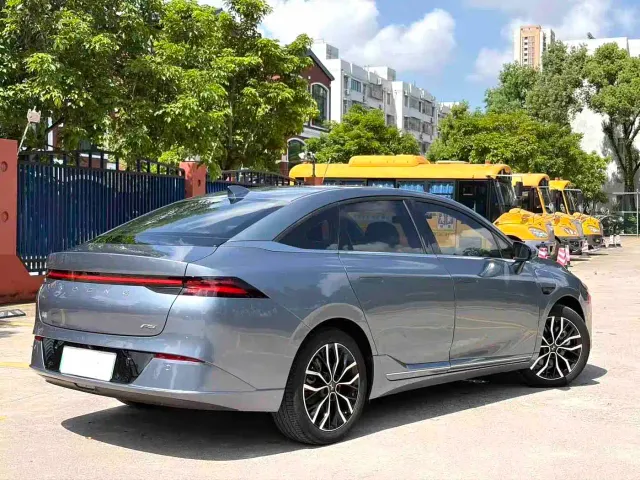 Xpeng P5 — Фото автомобиля 8