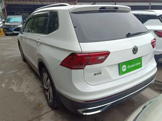 Volkswagen Tiguan L — Фото автомобиля 22