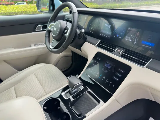 Li Auto ONE — Фото автомобиля 16