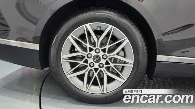 Genesis G80 Бензин 2.5 турбо AWD — Фото автомобиля 5