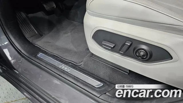 Jeep Cherokee Grand Cherokee(WL) 3.6 Overland — Фото автомобиля 7