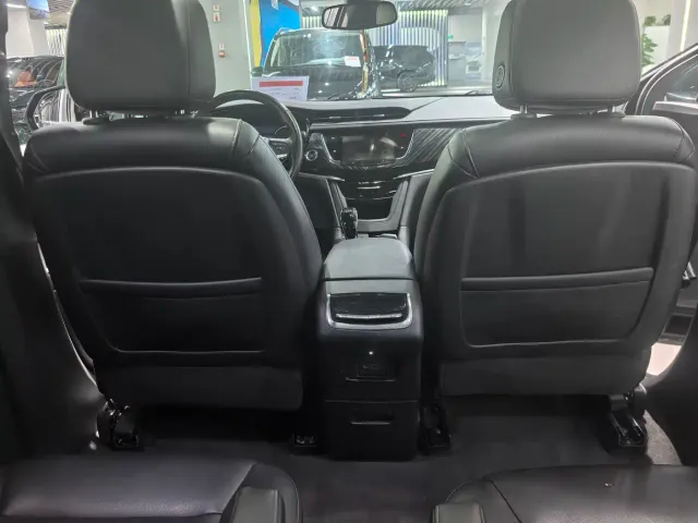 Cadillac XT6 — Фото автомобиля 11