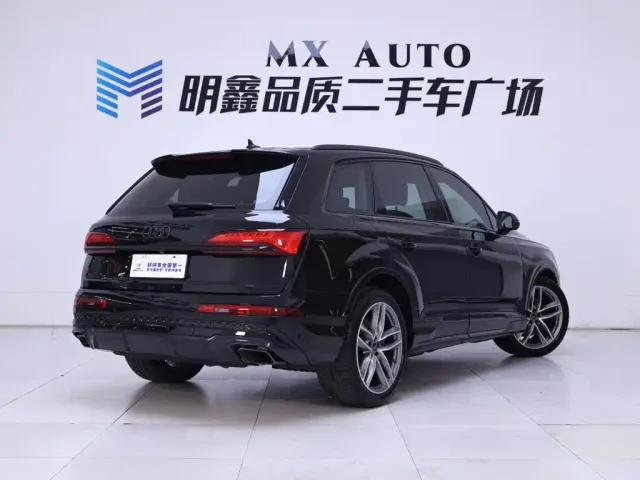 Audi Q7 — Фото автомобиля 7