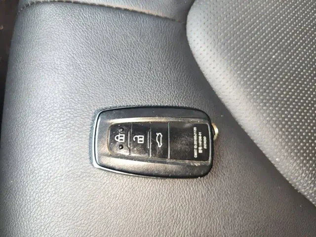 Toyota Camry — Фото автомобиля 8