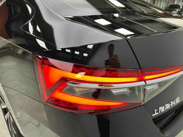 Skoda Superb — Фото автомобиля 24