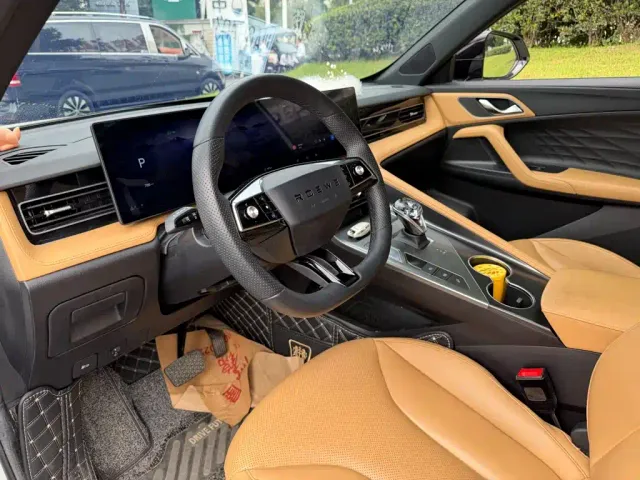 Roewe RX5 — Фото автомобиля 7