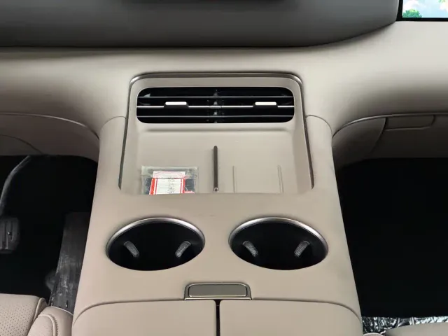 IM Motors LS8 — Фото автомобиля 13