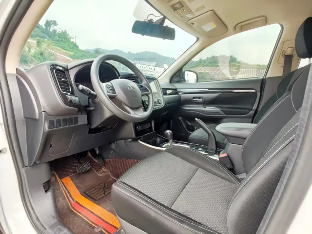 Mitsubishi Outlander — Фото автомобиля 4