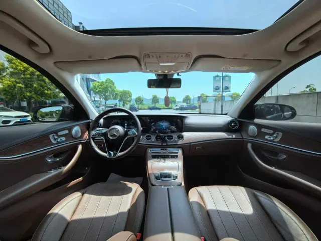 Mercedes-Benz E-Class — Фото автомобиля 13