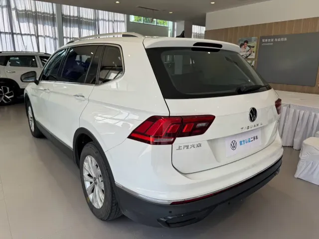 Volkswagen Tiguan L — Фото автомобиля 15