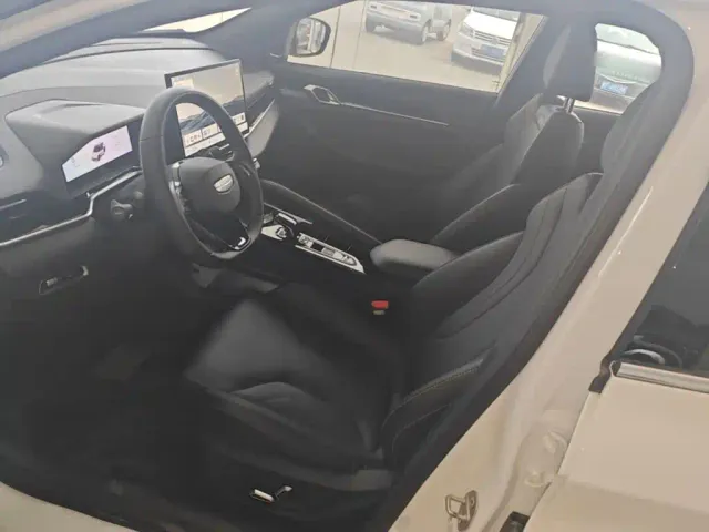Geely Binyue — Фото автомобиля 14