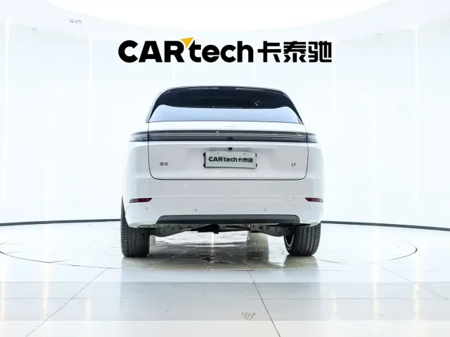 Li Auto L7 — Фото автомобиля 11