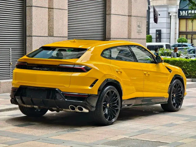 Lamborghini Urus — Фото автомобиля 4