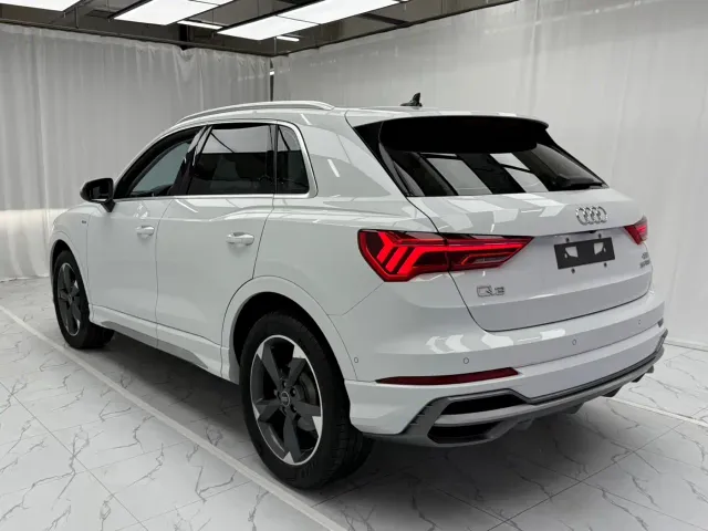 Audi Q3 — Фото автомобиля 4
