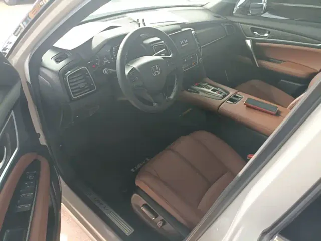 Honda UR-V — Фото автомобиля 15