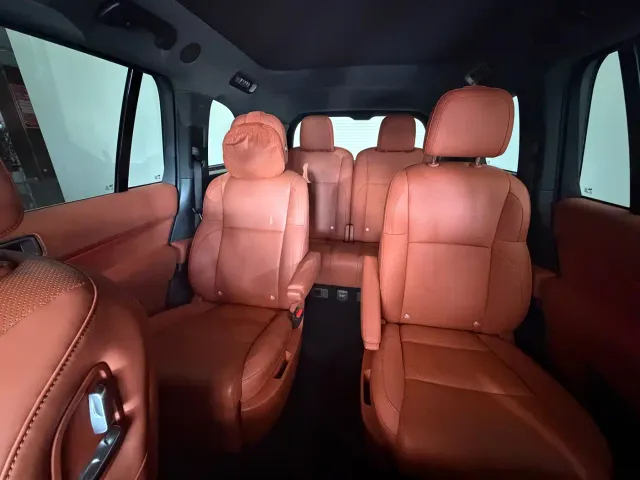 Li Auto L9 — Фото автомобиля 15
