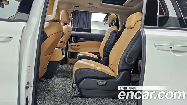 Kia Carnival Generation 4 — Фото автомобиля 19