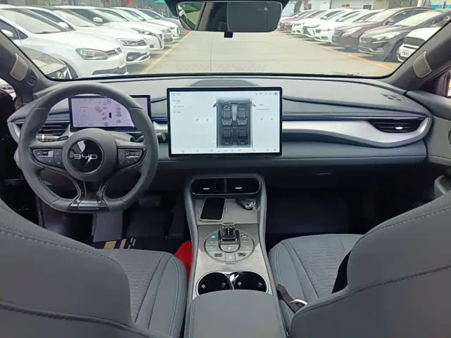 BYD Seal 06 GT — Фото автомобиля 9