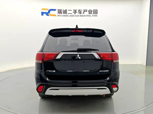 Mitsubishi Outlander — Фото автомобиля 4