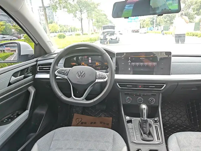 Volkswagen Lavida — Фото автомобиля 4