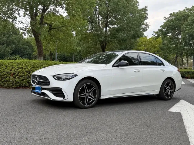 Фотография автомобиля — Mercedes-Benz C-Class