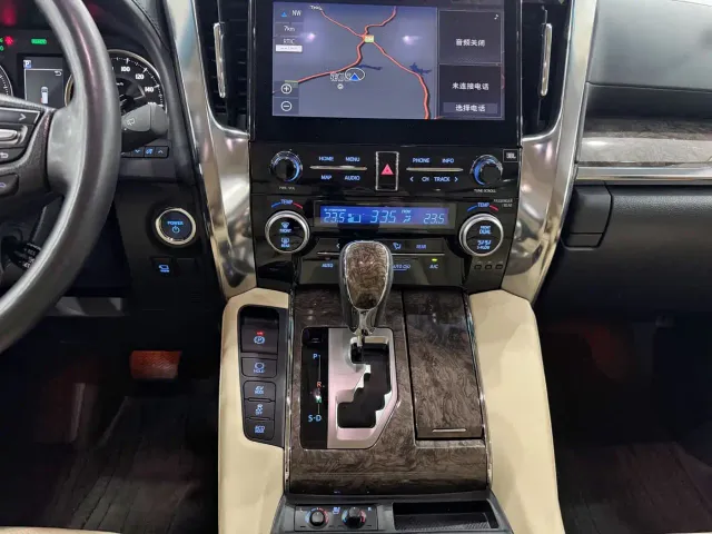 Toyota Alphard — Фото автомобиля 16