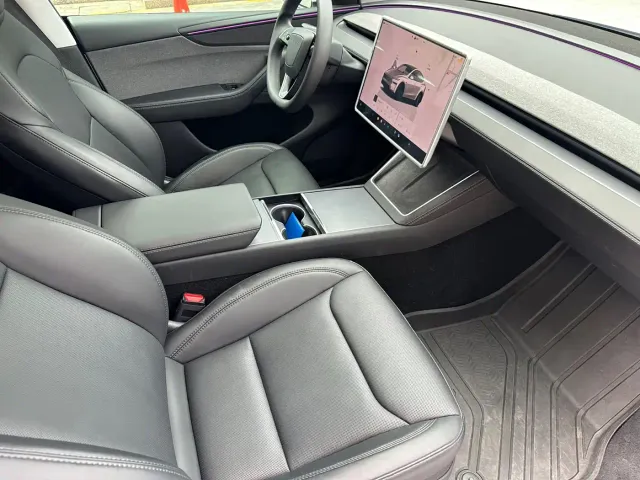 Tesla Model Y — Фото автомобиля 6
