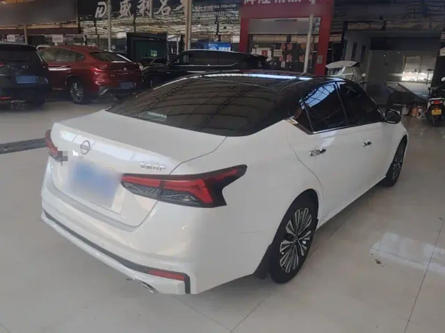Nissan Teana — Фото автомобиля 6