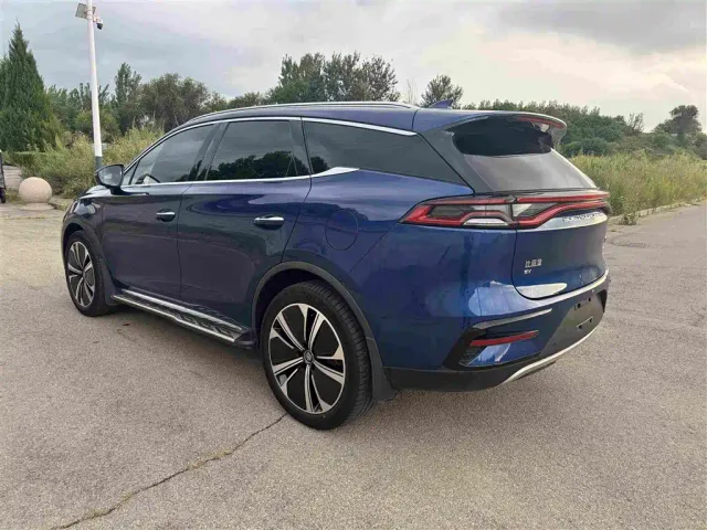 BYD Tang — Фото автомобиля 4
